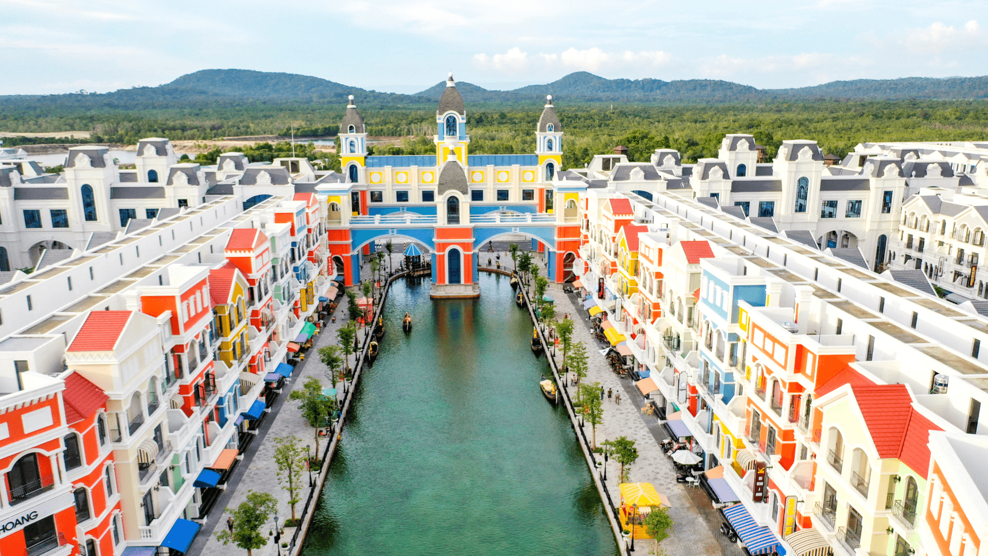 7-Day Vietnam Explorer: Da Nang, Hoi An & Ha Long Bay - Image 10